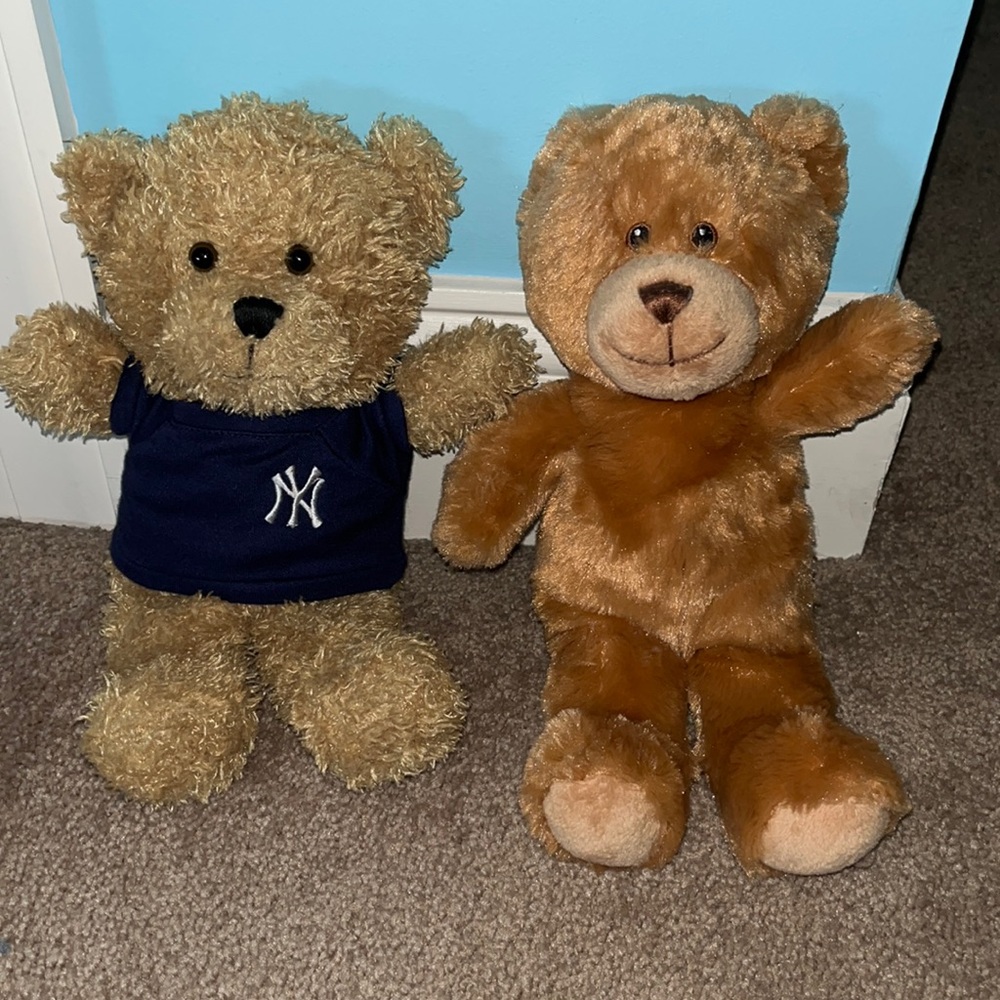 2 Yankee teddy bears with one Yankee shirt